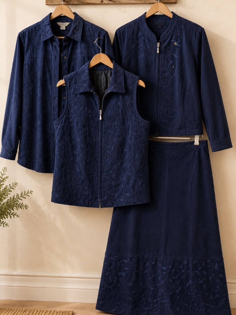 Northern Reflections Vintage Velour Embroidered Outfit Bundle M/L